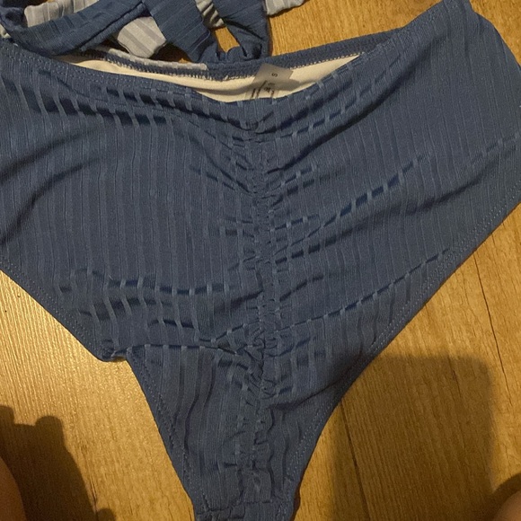 bikini - Picture 2 of 3